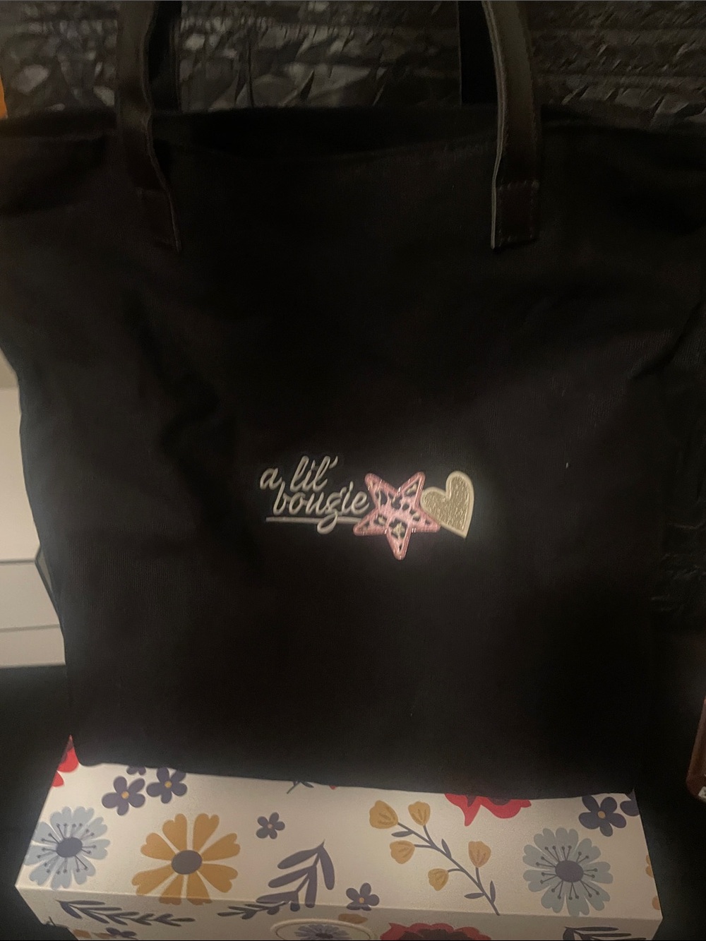 Cosmetic goodie bag with tote bag lot - Picture 10 of 17